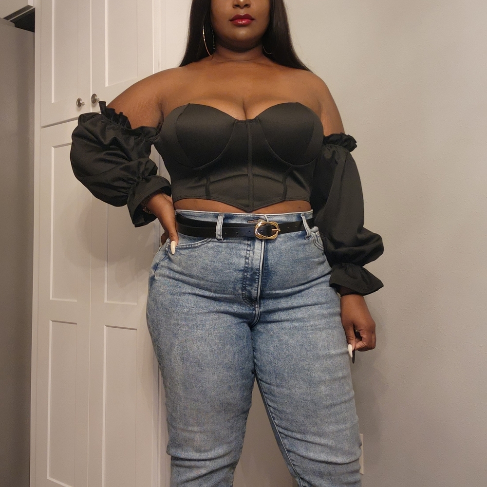 Off the Shoulder flounce sleeve top
